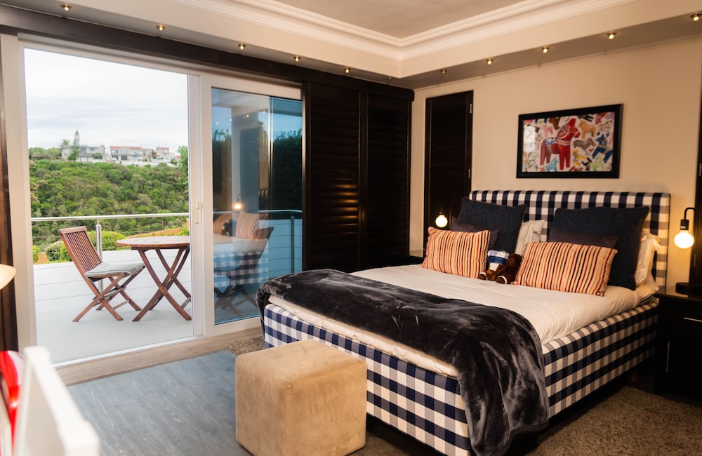 Head over Hills Luxury Retreat