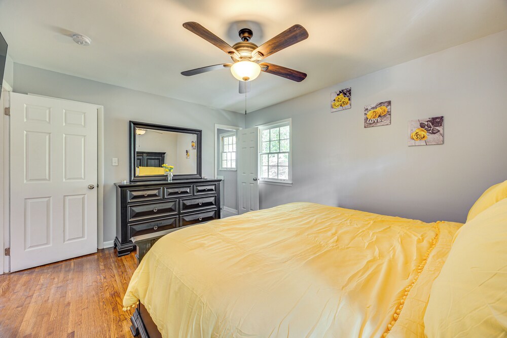11 Mi to Dtwn Birmingham: Home w / Pool Table!