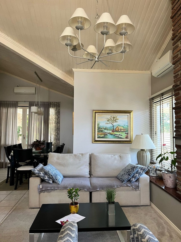 Casa com Piscina Churrasq e Wi-fi em Crici ma SC