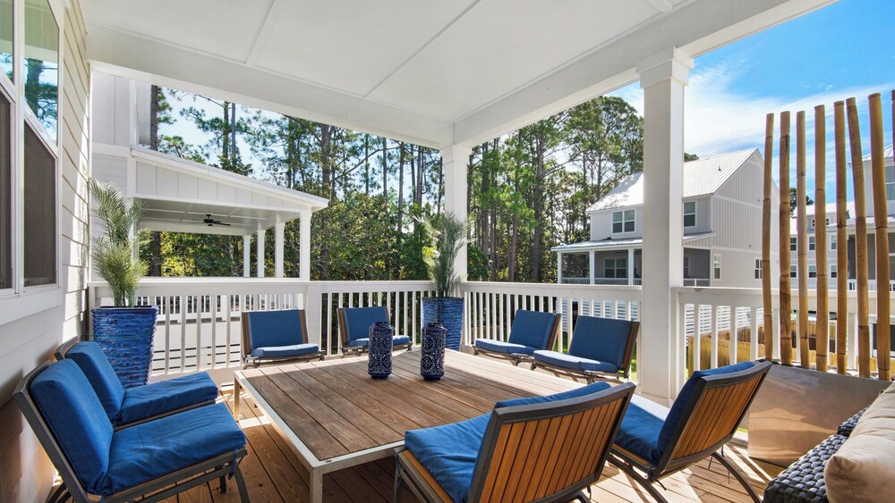4BR Home With Deck & Grill Fun + Free Attraction Tickets!