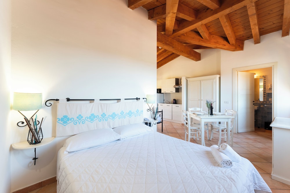 Il Mirto Appartamenti, Ac e Wifi, Gallura