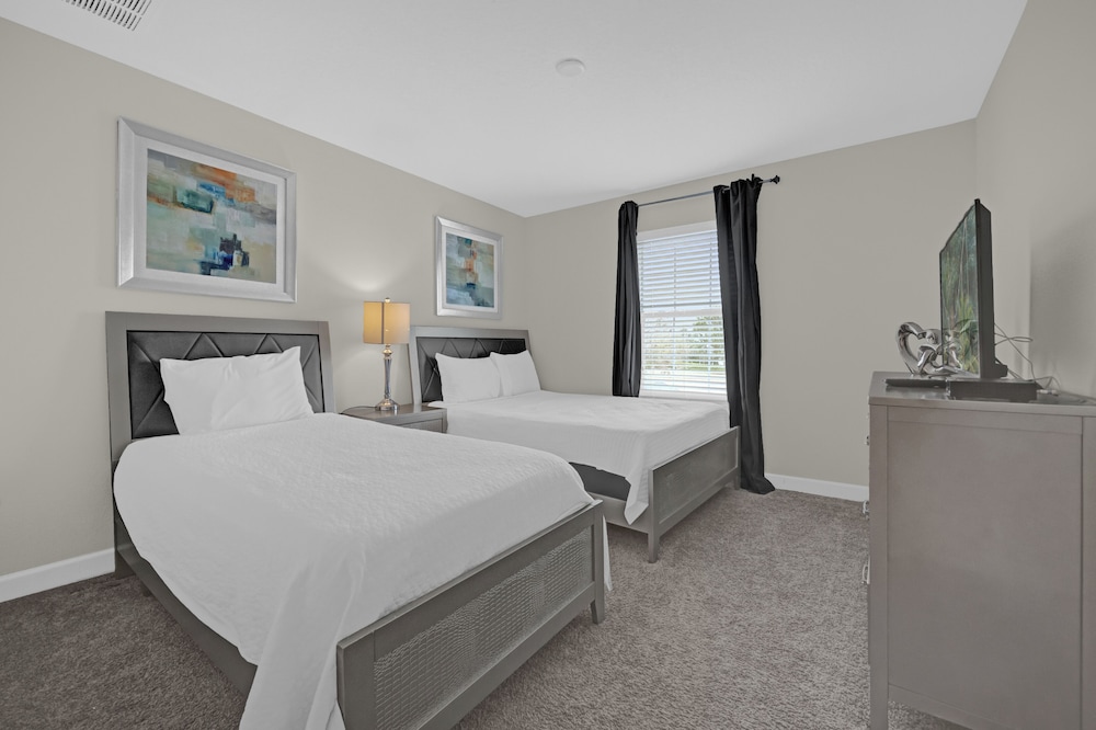 Luxury Davenport Home Perfect Family