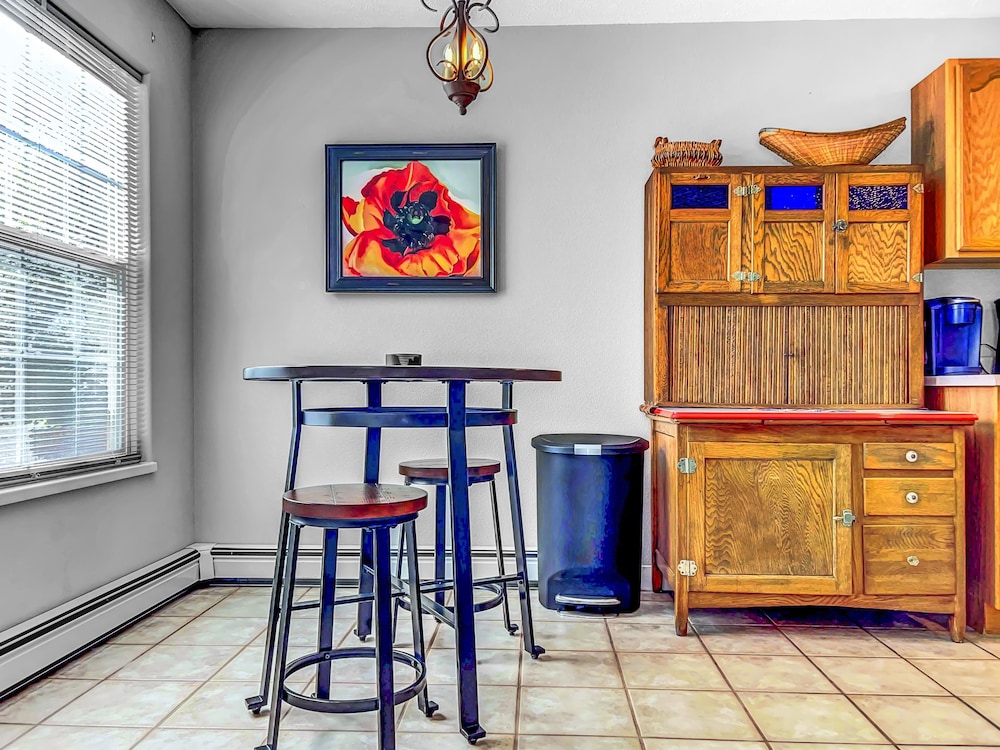 Paradise Hills Oasis 4 Bedroom Home