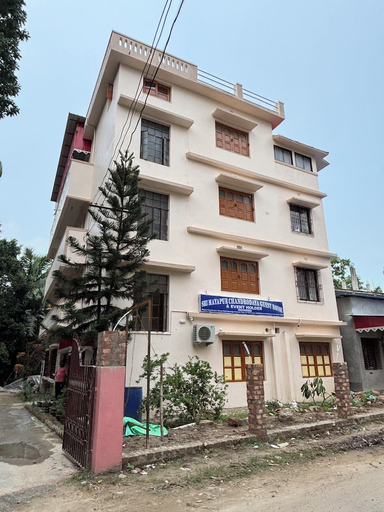 Sri Mayapur Chandrodaya Guest House