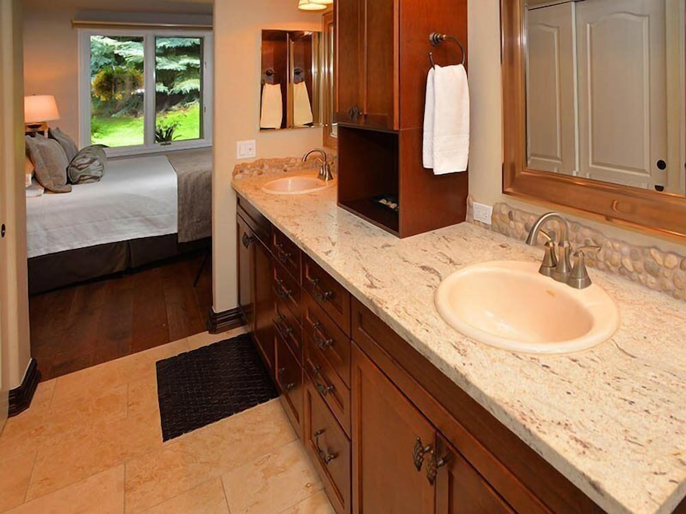 Edwards Vacations - Arrowhead Village Condo - 104 Seasons Lodge - Property Image 20