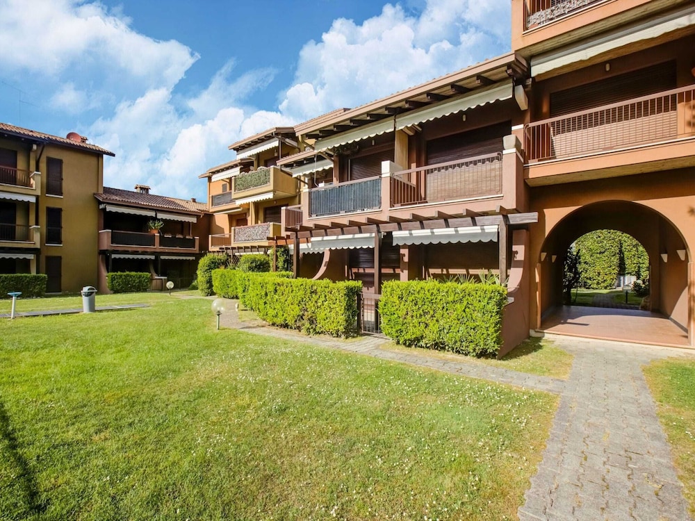 Cozy Apartment in Sirmione near Lake Garda view 5