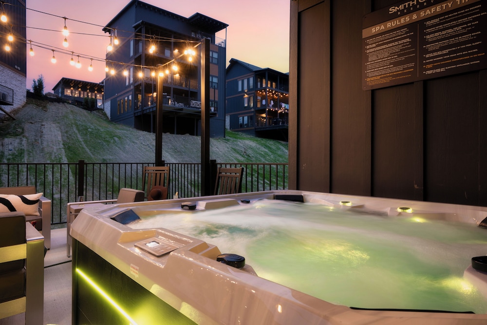 Cozy Cub Luxury Cabin Pigeon Forge