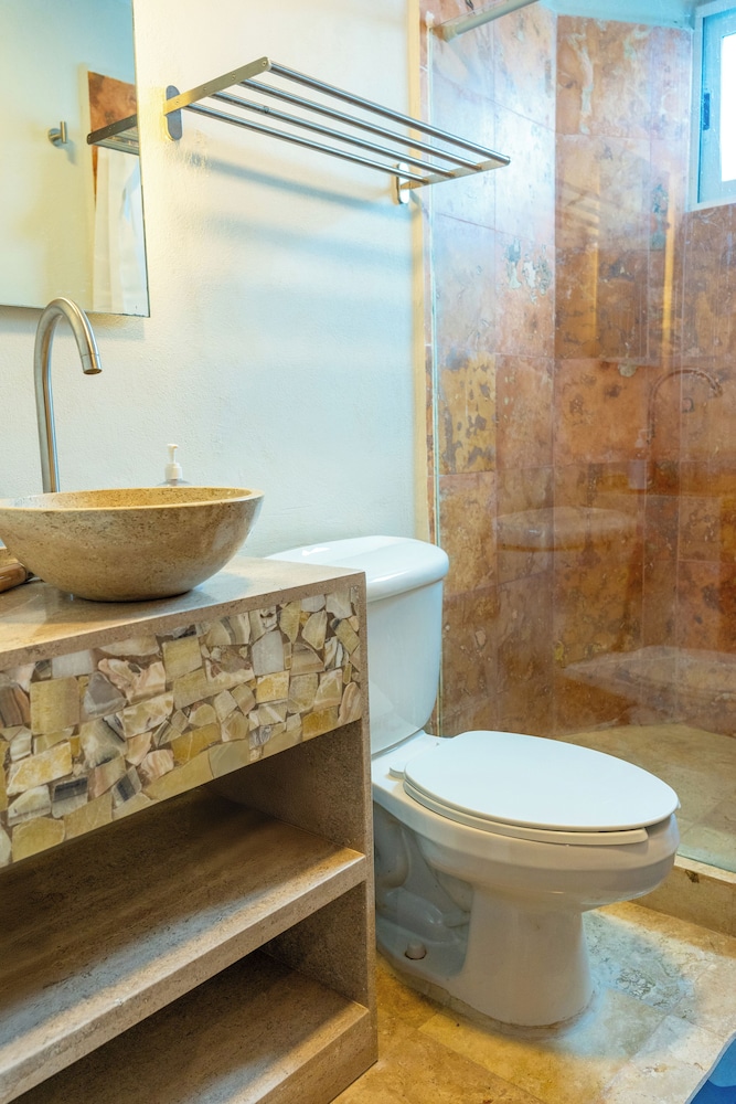 Family Condo with 3 BDR Pool & Hot tub