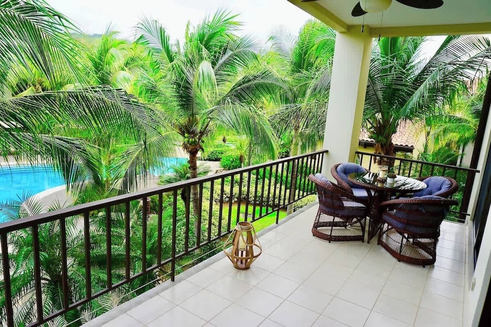 Luxurious Pacifico 2bed condo in Playa Coco