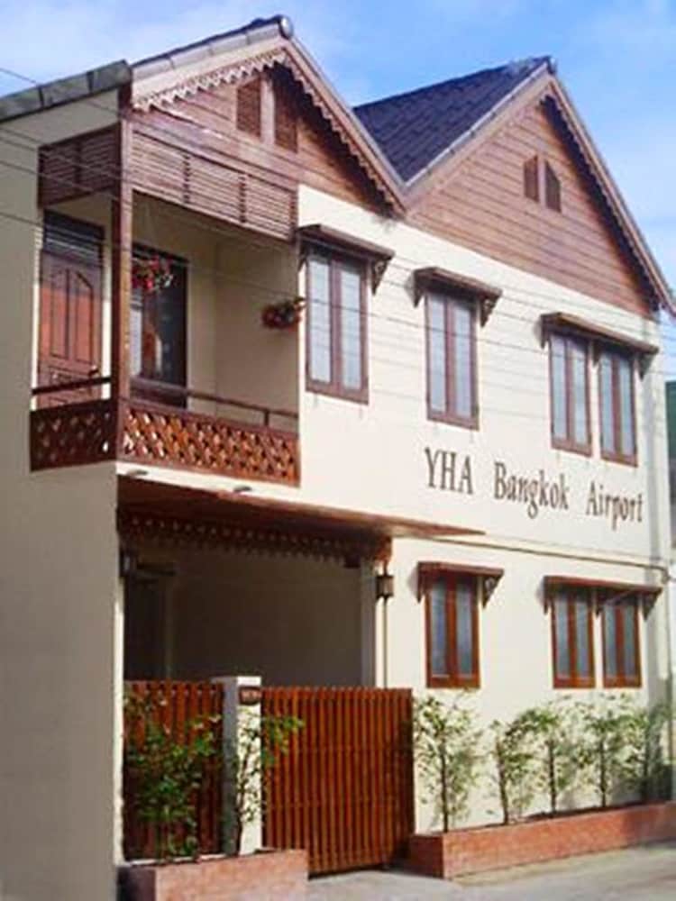 Hotel YHA Bangkok Airport - Hostel - Image 1