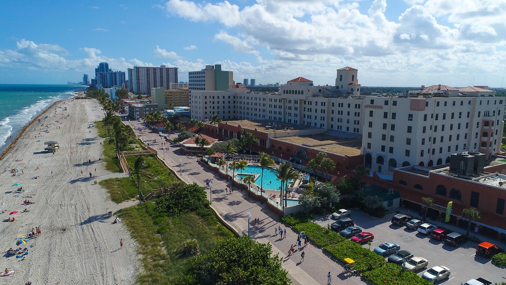 Hotel 427 City View Hollywood Beach Resort - Image 1