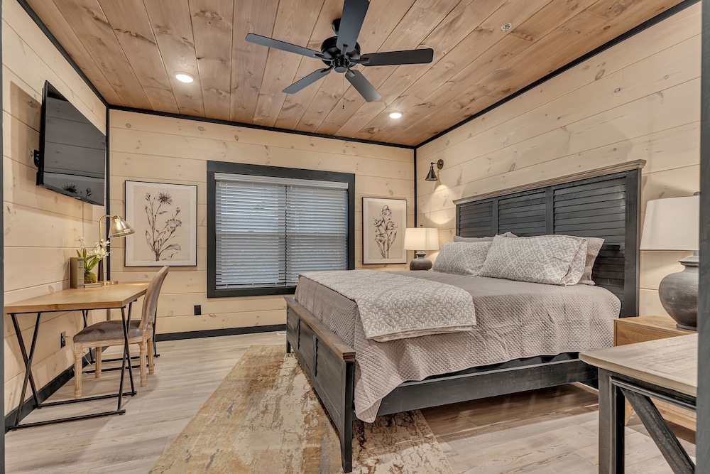 Pigeon Forge Large Cabins