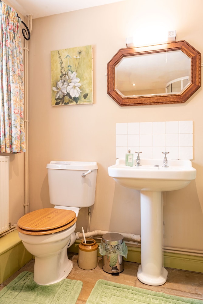 Alltybrain Farm Cottages and B&B