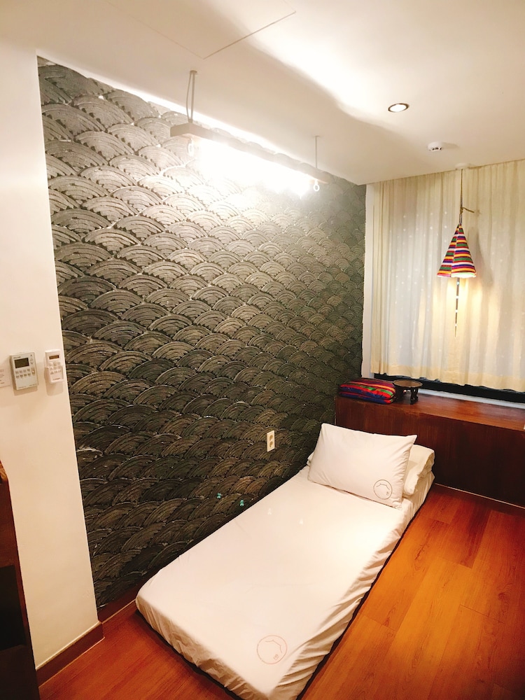 Hwon Guest House