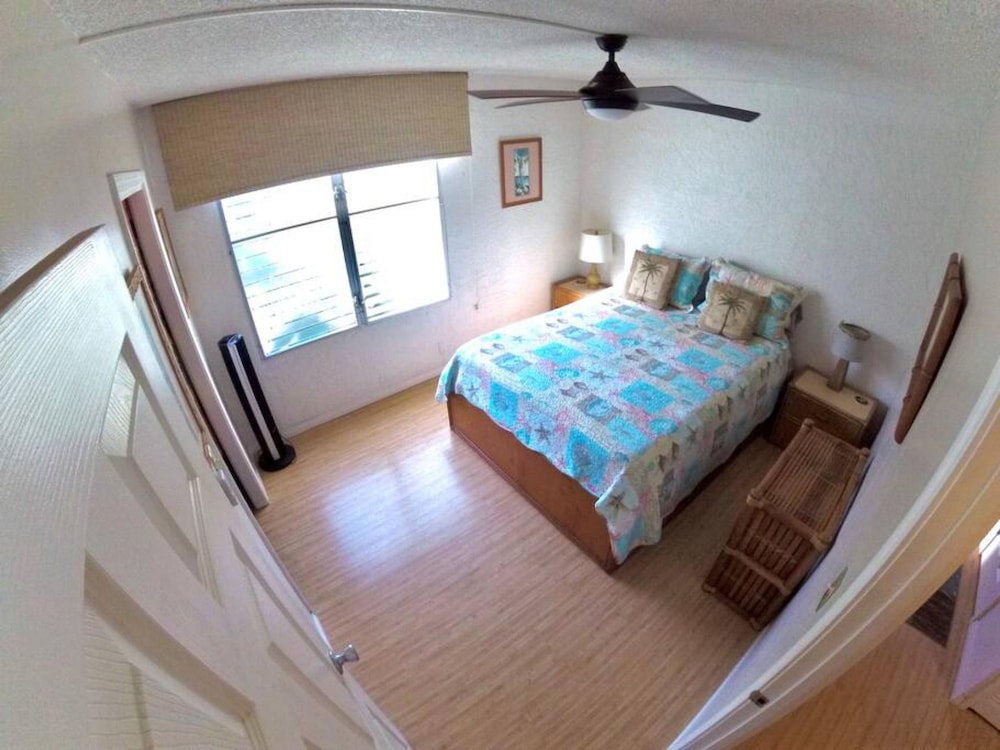 Enjoy the Sunset Ocean Front 1BR Apt-pool On-site