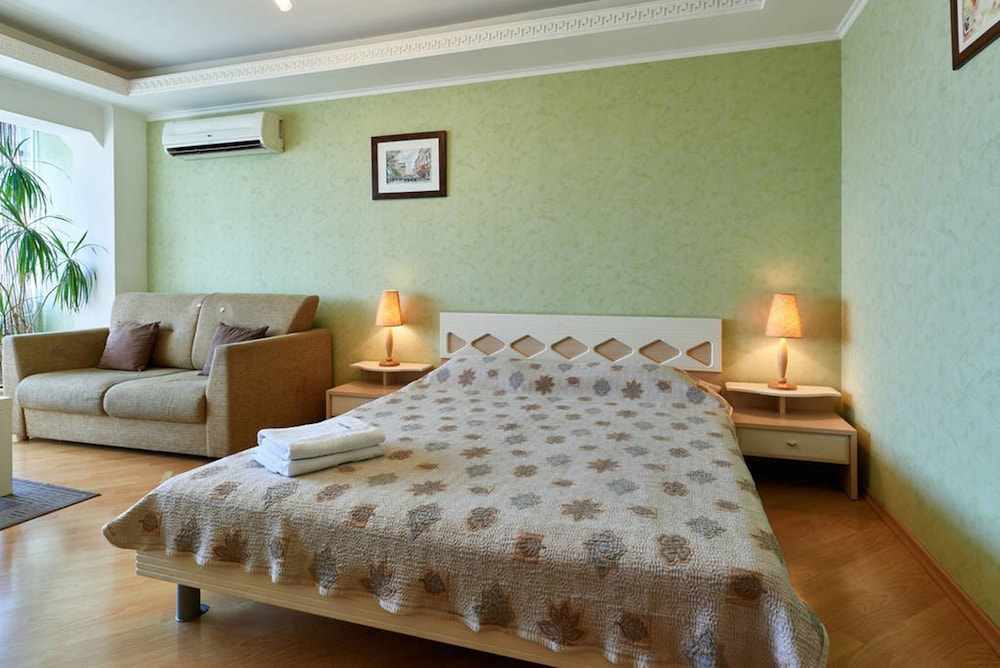Home-Hotel Evgenia Sverstuka 8 view 4