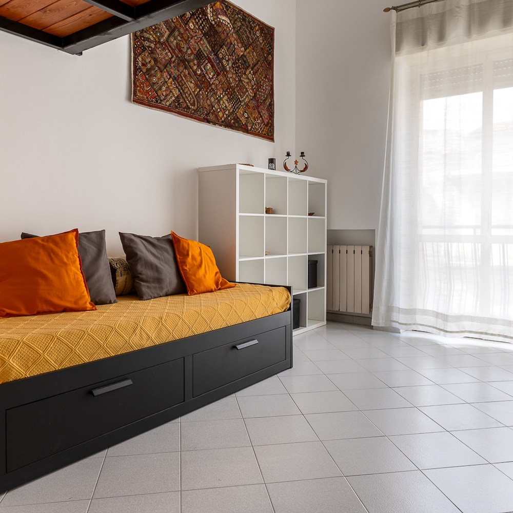 Comfy Central Apartment by Wonderful Italy