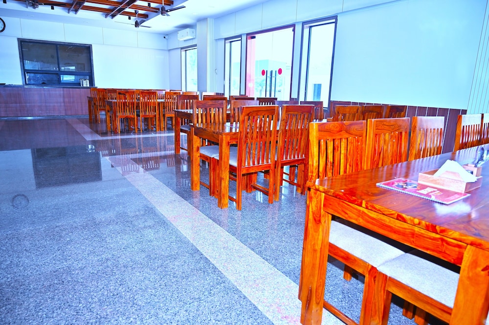 HOTEL MADHUVAN & RESORT