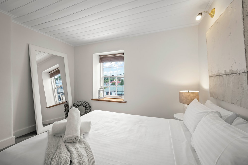 Stylish 3 Bedroom Townhouse - Hobart CBD