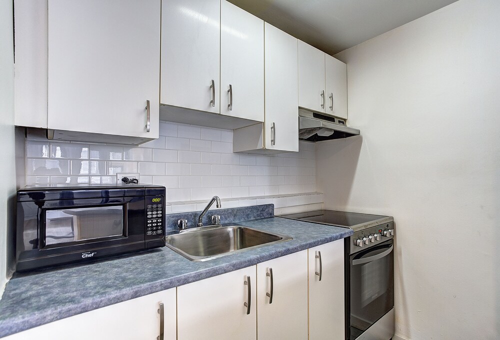 Destination Stays McGill Plaza DT MTL
