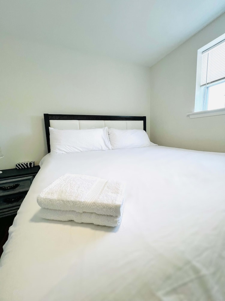 Elegant Brand New Apartment in Central Burlington