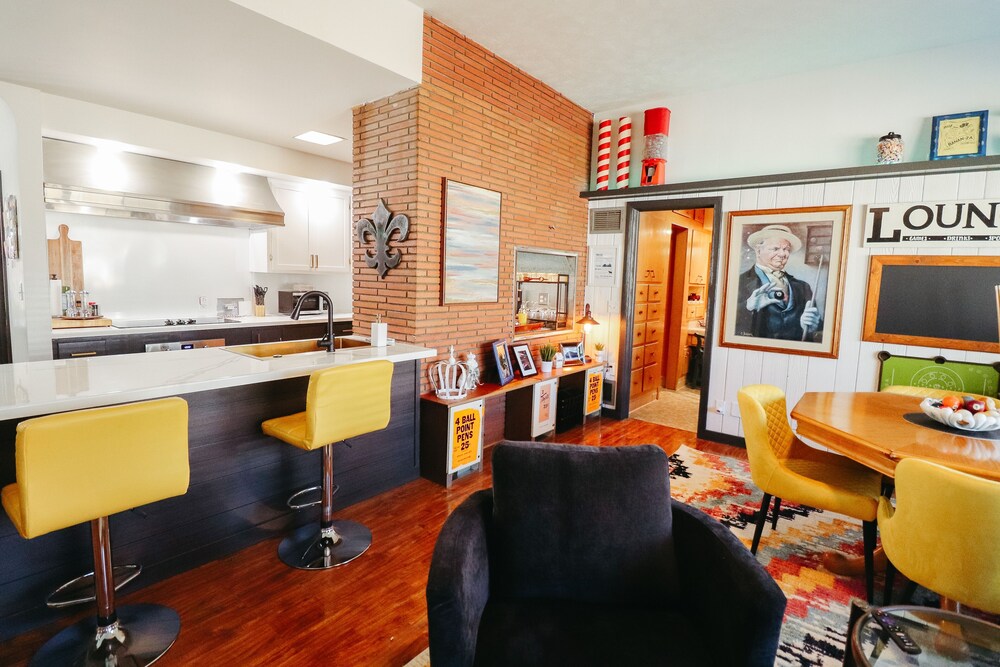 Omaha Vacations - Charming Omaha Retreat - Near Zoo Downtown 3 Bedroom Home by RedAwning - Property Image 73