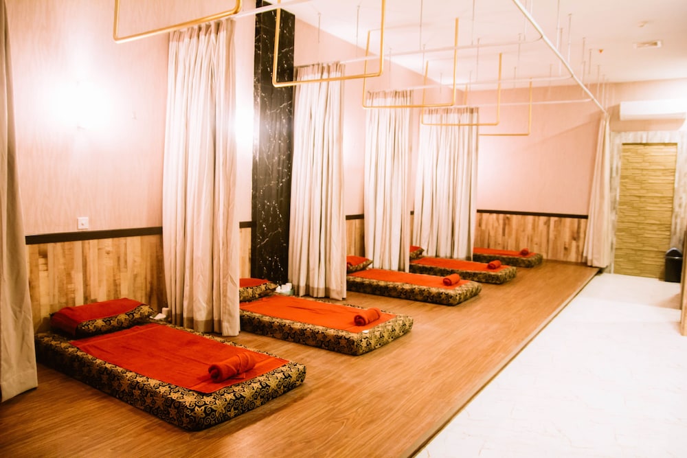 The Golden Bay Hotel Batam 31