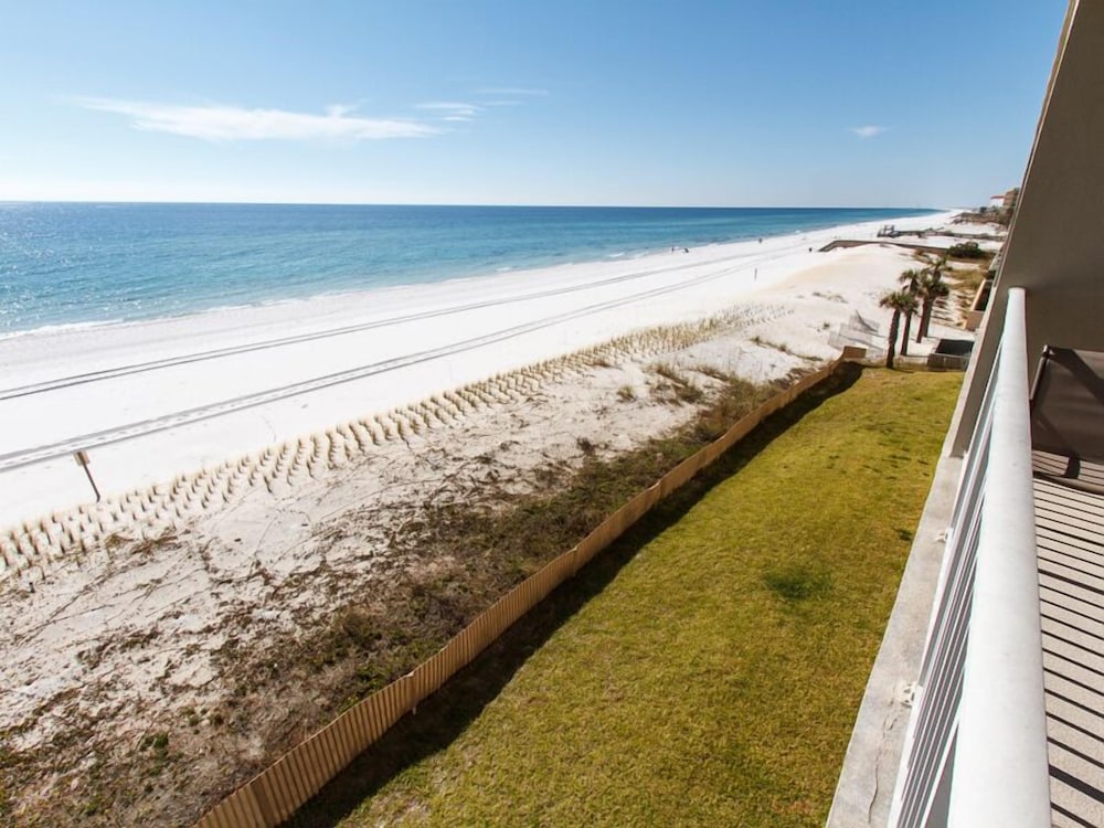 Emerald Twrs West 3003 by Brooks and Shorey Resorts