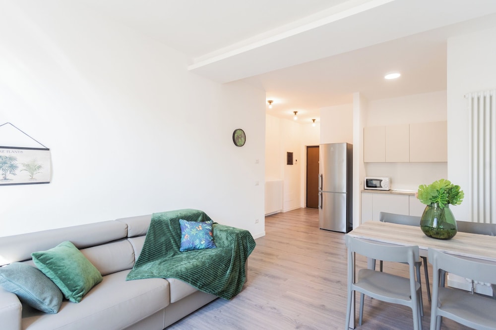 Garibaldi 24 Apartments by Rent all Como
