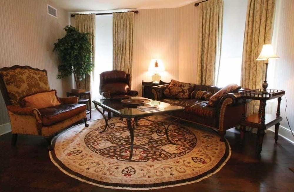 The Martha Washington Inn And Spa
