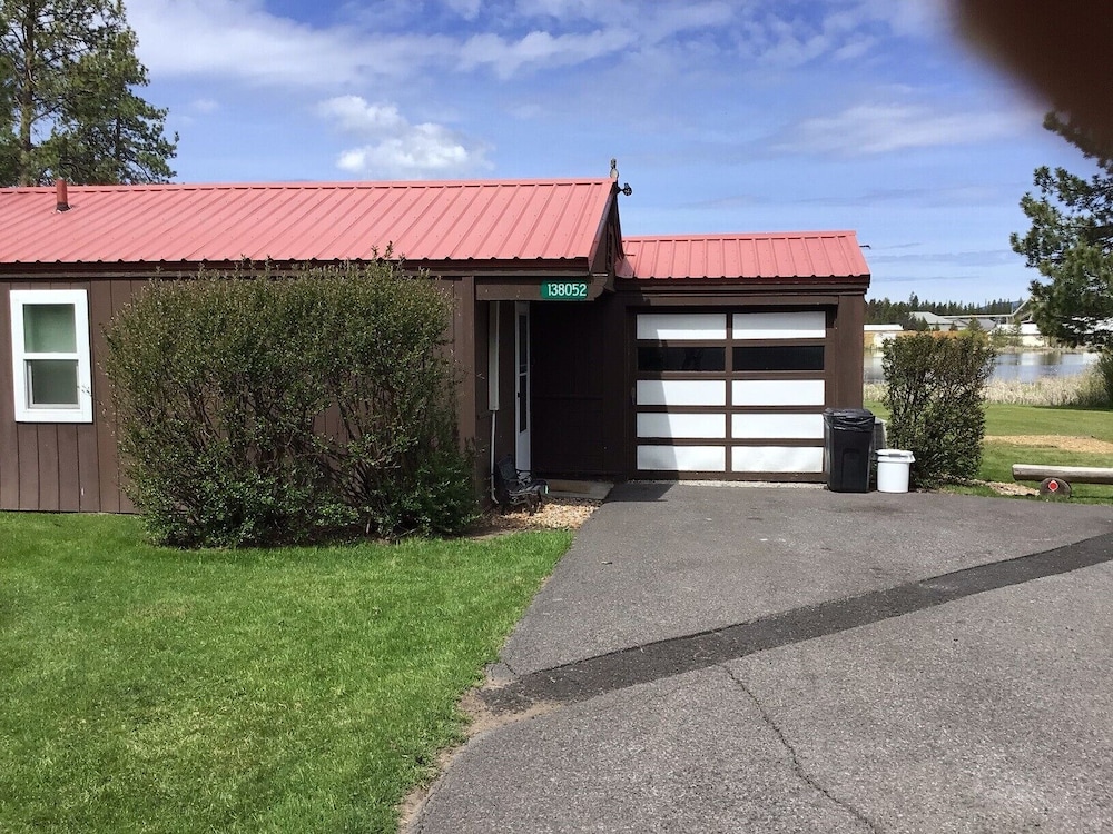 Historic Gilchrist Waterfront Resort