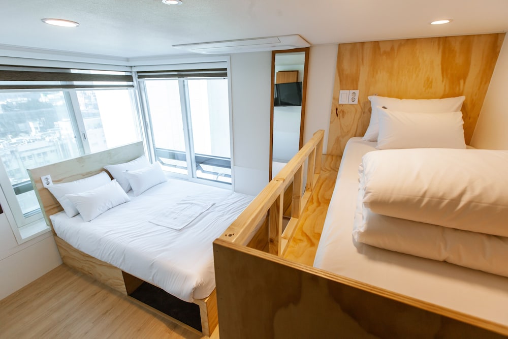 Step Inn Myeongdong 1 64
