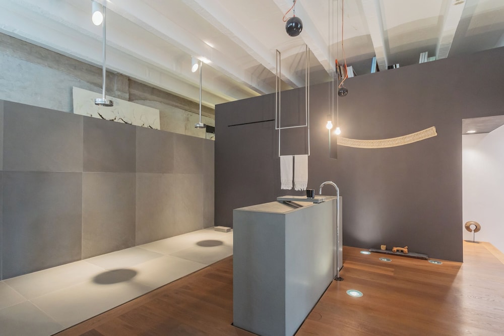 Design Loft With Private Parking by Rent all Como