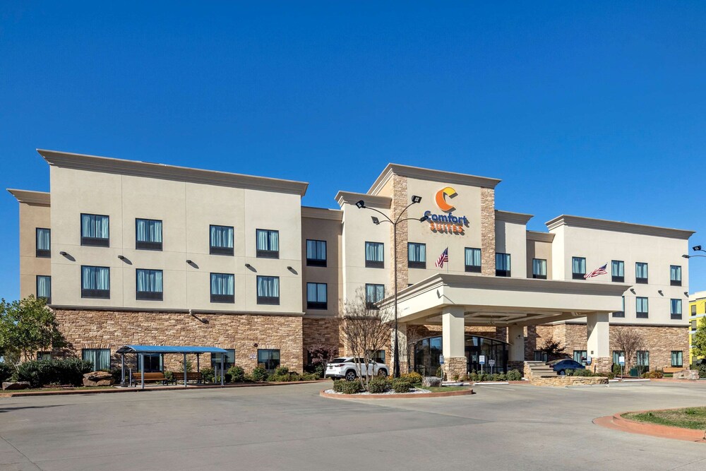 Batesville Vacations - Comfort Suites - Property Image 16