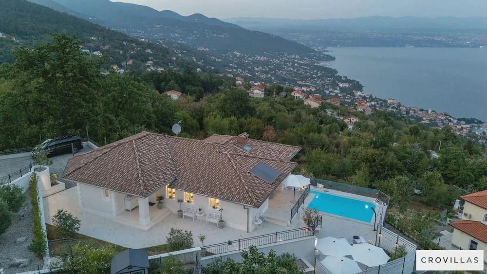 Villa Lauriana Nearby Opatija - Crovillas