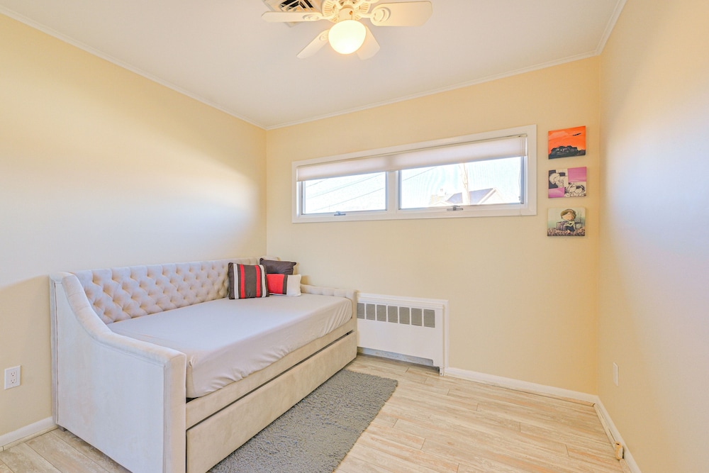 Bayfront Home in Patchogue w/ Deck & Fishing Dock