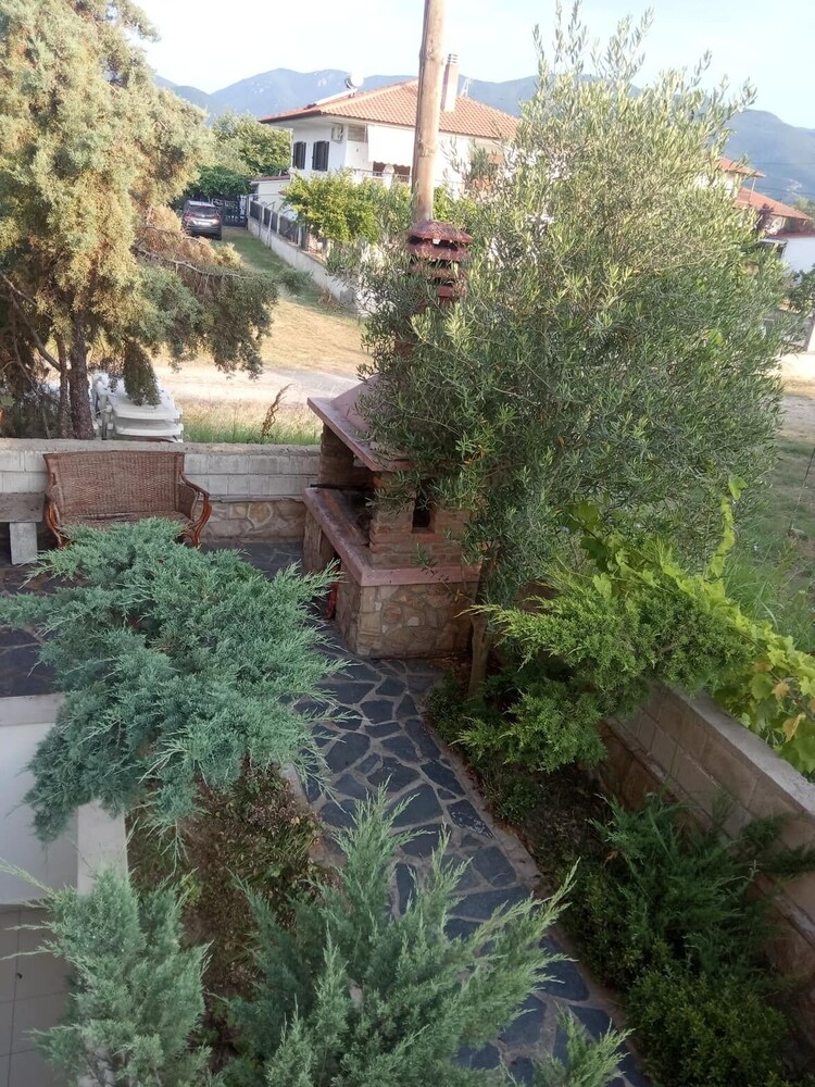 Photo 33