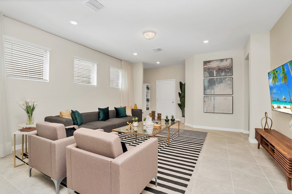 5 Bed 5 Ba Solterra Villa with Pool & Spa - Image 5