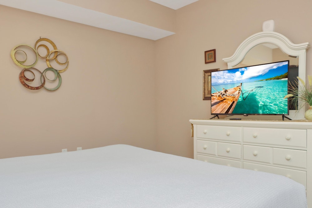 Paradise Shores 105