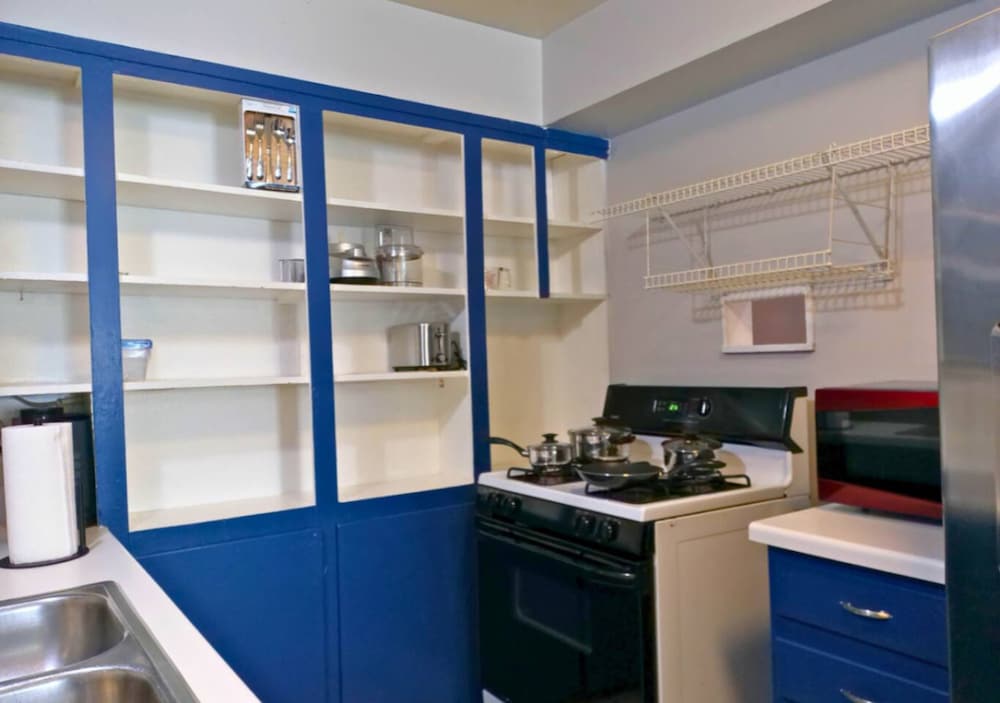 Cozy 3BR Retreat w Office