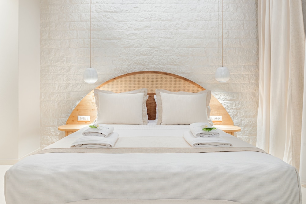 Casa Di Fiori Andros Suites view 3