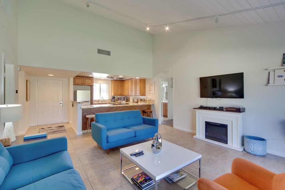 Pet-friendly Stay w/ Patio in Palm Desert Resort!