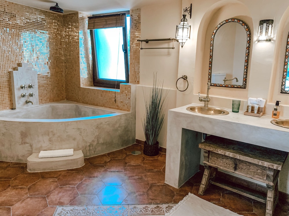 Marbella Vacations - Jardines De La Reina Boutique BB - Property Image 9