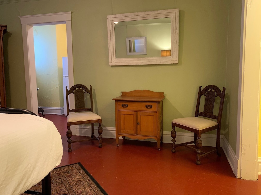 Historic Whiting Hotel Suites - Property Image 50