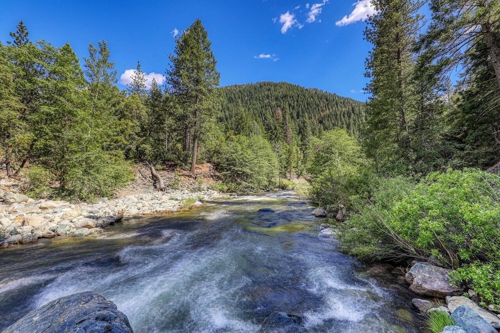 Yuba River Inn