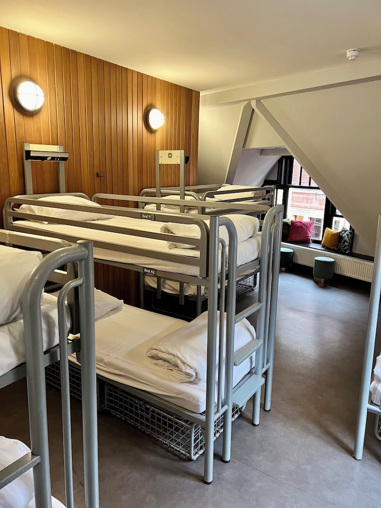 Durty Nelly's - Hostel