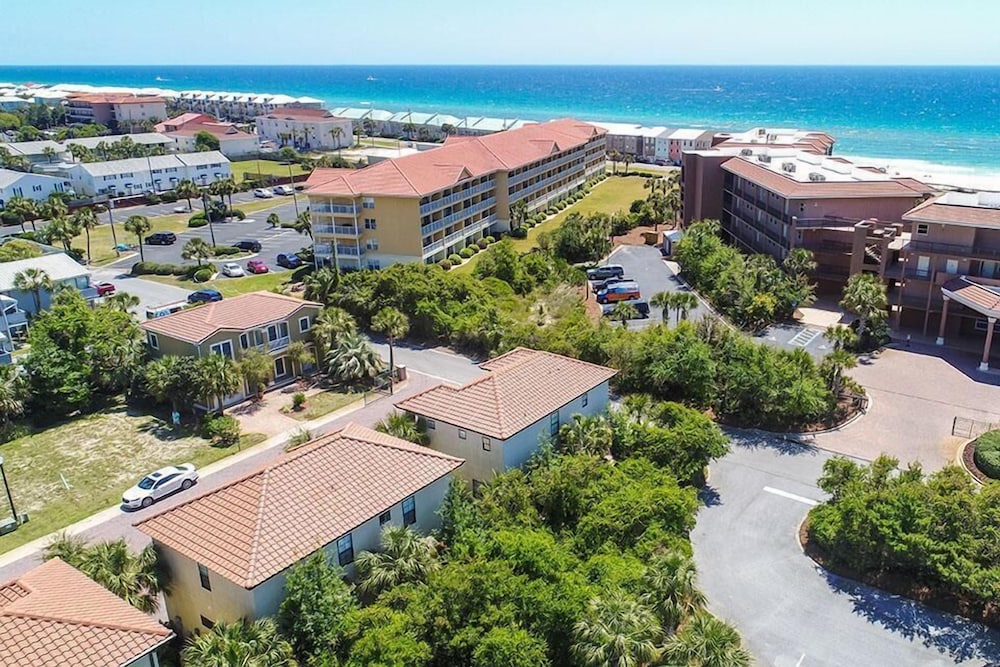 Beyond the Sea 5 Bedroom Holiday Home by Five Star Properties