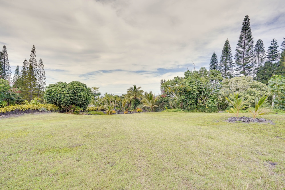 Captain Cook Home on Quiet 3 Acres w/ Fruit Trees