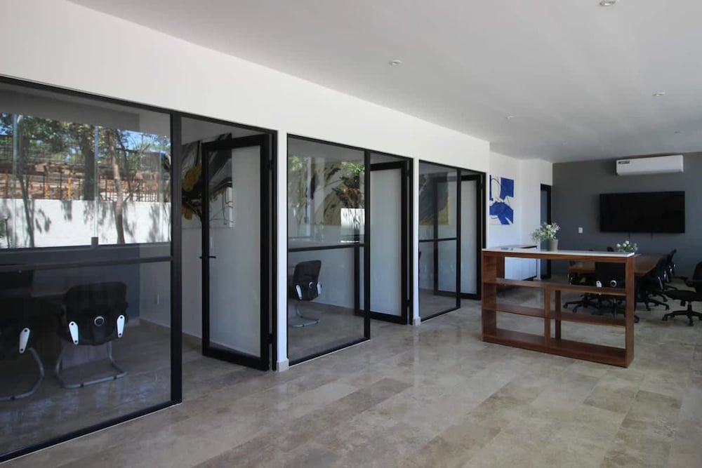 Zama Condo w Rooftop Pool Gym Coworking Cinema
