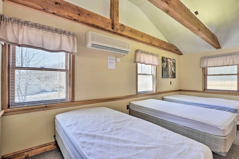 Serene Saxton Lodge: 7 Mi to Lake Raystown! view 3